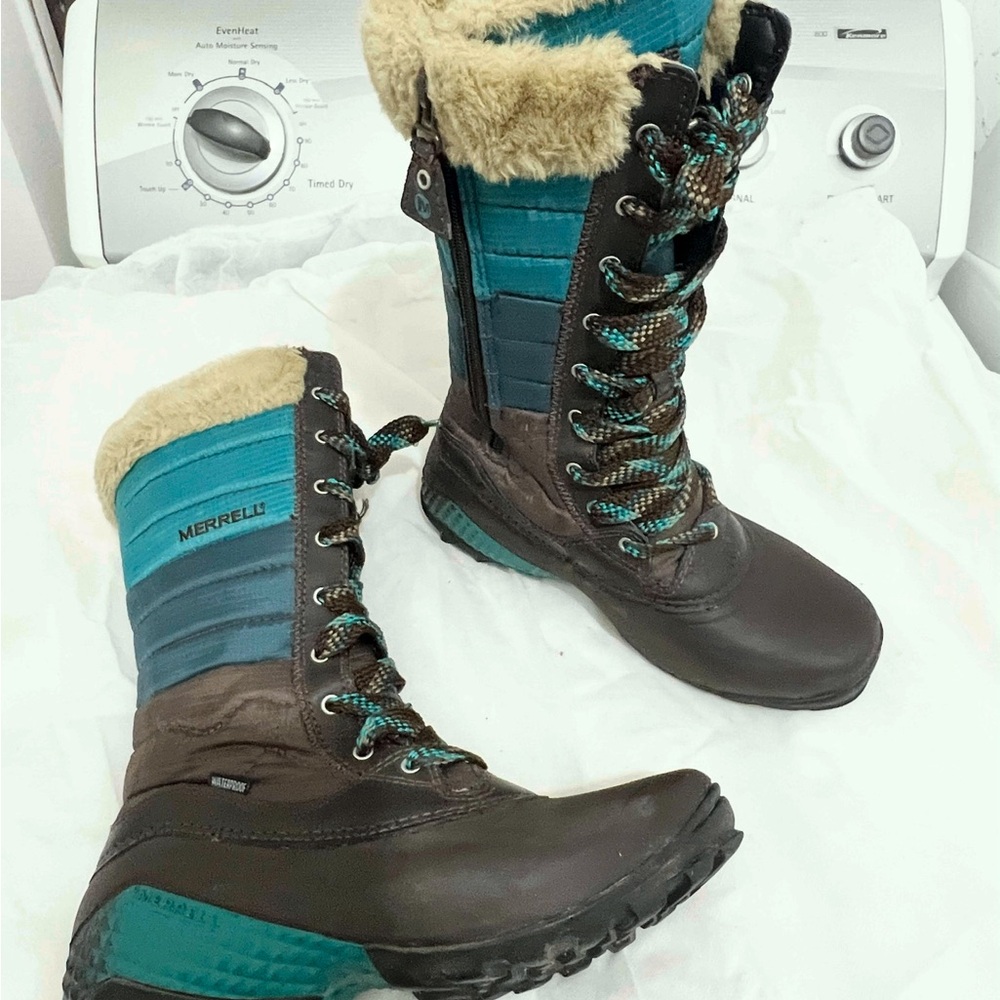 Women's Teal and Brown Winter Boots
